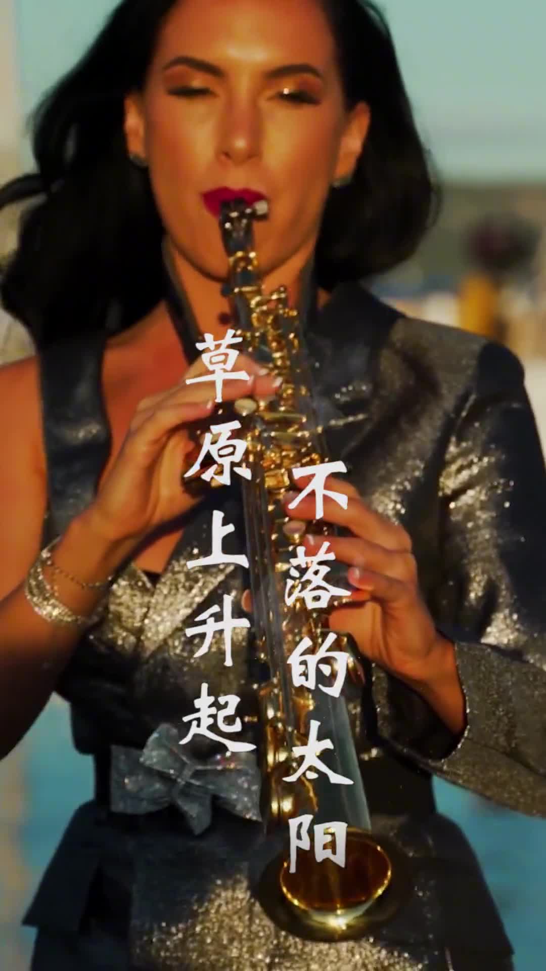 没人在乎你怎样在深夜痛哭，也没人在乎你辗转反侧的要熬几个秋外人只看结果，自己独撑过程。#我要上热门